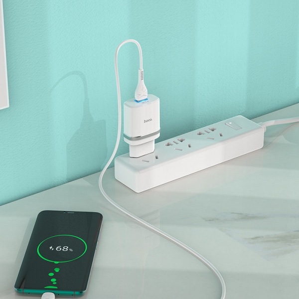 Зарядное устройство HOCO C12Q Smart, 3A, белый, 18W, кабель Type-C,QC3.0 / QC2.0