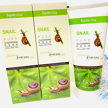 Пенка для умывания лица очищающая Farm Stay Snail